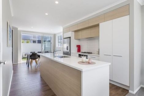 Photo of property in 101 Karepiro Drive, Stanmore Bay, Whangaparaoa, 0932