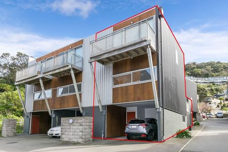 Photo of property in 20/2 Onslow Road, Khandallah, Wellington, 6035