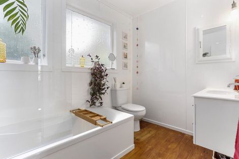 Photo of property in 50 Pleasant Road, Glen Eden, Auckland, 0602