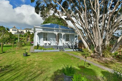 Photo of property in 11 Green Lane, Helensville, 0800