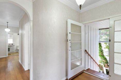 Photo of property in 16 Richmond Avenue, Karori, Wellington, 6012