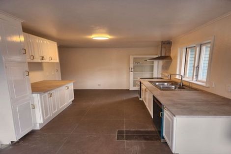Photo of property in 8 Alston Avenue, Kelston, Auckland, 0602