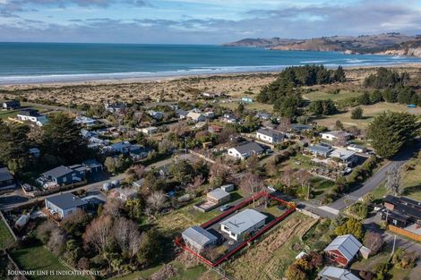 Photo of property in 21 Bay Road, Warrington, Waikouaiti, 9471