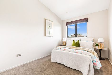 Photo of property in 72 Gunner Drive, Te Atatu Peninsula, Auckland, 0610