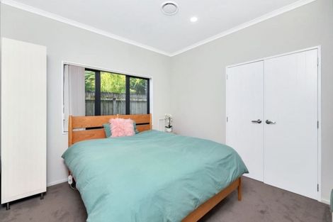 Photo of property in 3a Edwards Avenue, Henderson, Auckland, 0610