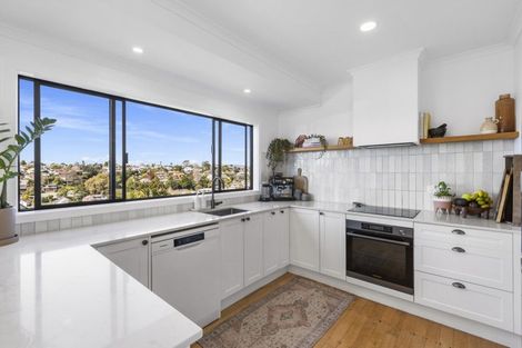 Photo of property in 70 Hinewa Road, Otumoetai, Tauranga, 3110