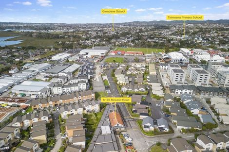 Photo of property in 1/176 Mcleod Road, Te Atatu South, Auckland, 0610