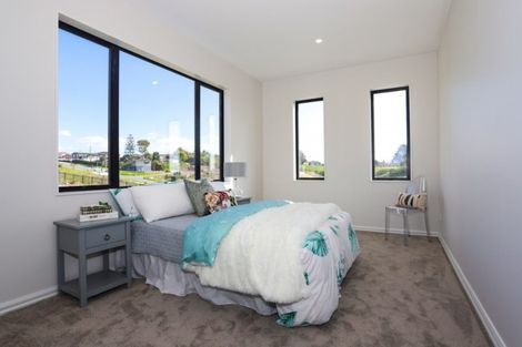 Photo of property in 21 Merv Clarke Lane, Massey, Auckland, 0614