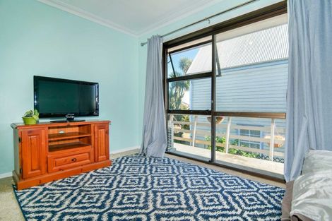 Photo of property in 17 Henley Street, Westport, 7825