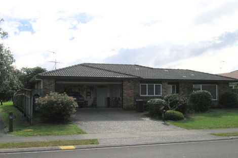 Photo of property in 19 Lakeside Drive, Orewa, 0931