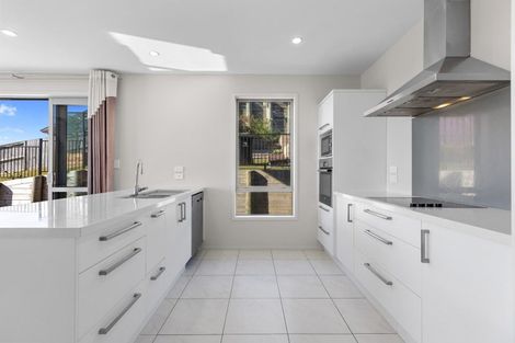 Photo of property in 10 Elena Place, Welcome Bay, Tauranga, 3112