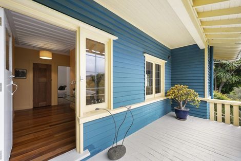 Photo of property in 17 Torwood Road, Khandallah, Wellington, 6035