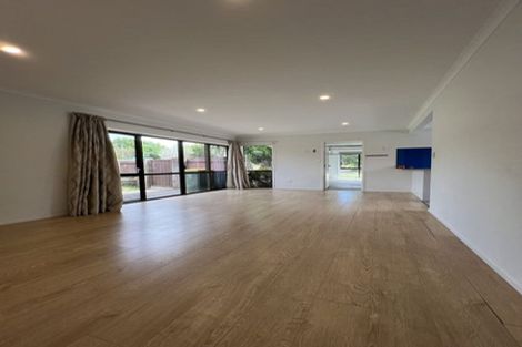 Photo of property in 16 Loloma Drive, Half Moon Bay, Auckland, 2012