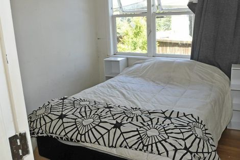 Photo of property in 127 Lancaster Road, Beach Haven, Auckland, 0626