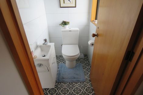 Photo of property in 7 Derenzy Place, Avonhead, Christchurch, 8042