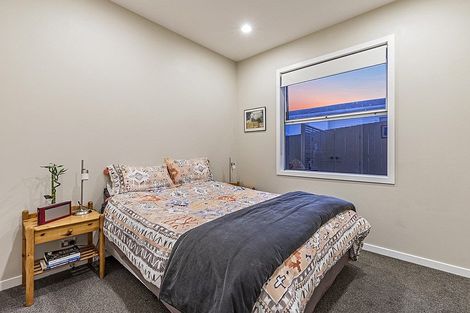 Photo of property in 49 Seaview Road, Castor Bay, Auckland, 0620
