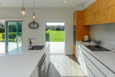 Photo of property in 59 Shoal Beach Road, Aramoana, Omakere, 4271
