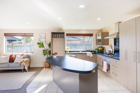 Photo of property in 21 Cleveland Heights, Kelvin Grove, Palmerston North, 4414