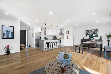 Photo of property in 330 Harbourside Drive, Karaka, Papakura, 2113