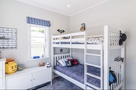Photo of property in 8 Omar Street, Khandallah, Wellington, 6035