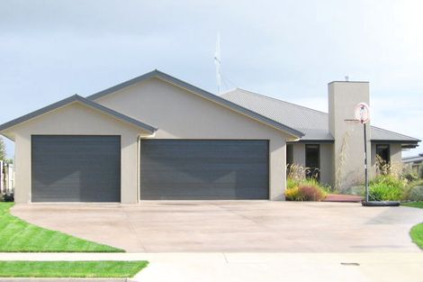 Photo of property in 78 Saint James Drive, Huntington, Hamilton, 3210