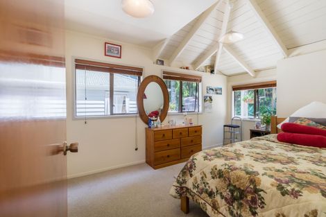 Photo of property in 84 Park Road, Titirangi, Auckland, 0604