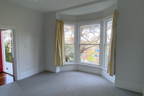 Photo of property in 98 Rolleston Street, Mount Cook, Wellington, 6021