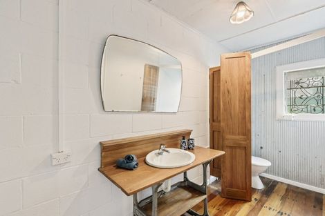 Photo of property in 43 Domett Street, Waitara, 4320