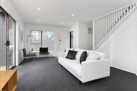 Photo of property in 2/93 Sunnybrae Road, Hillcrest, Auckland, 0627