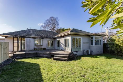 Photo of property in 69 Memorial Avenue, Ilam, Christchurch, 8053