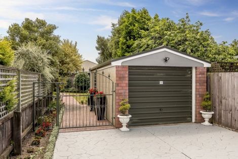 Photo of property in 31 Kirsten Place, Parklands, Christchurch, 8083