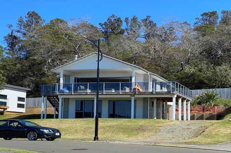 Photo of property in 18 Ross Place, Whiritoa, Whangamata, 3691