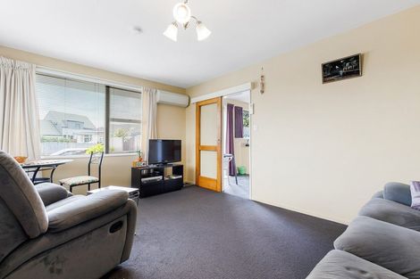 Photo of property in 17 Lake Terrace Road, Burwood, Christchurch, 8061