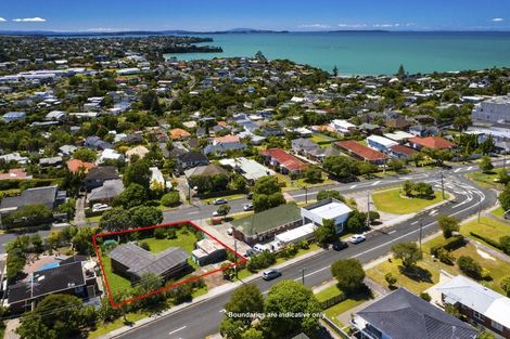Photo of property in 21 Knights Road, Rothesay Bay, Auckland, 0630