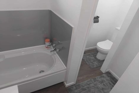 Photo of property in 70a Featherston Street, Takaro, Palmerston North, 4412