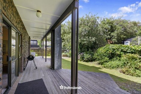 Photo of property in 2 Lady Bell Grove, Lowry Bay, Lower Hutt, 5013