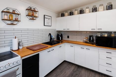 Photo of property in 19 Keeling Street, West End, Palmerston North, 4412
