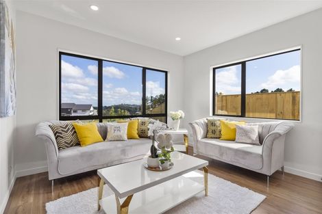 Photo of property in 13 Bremner Ridge Street, Flat Bush, Auckland, 2019