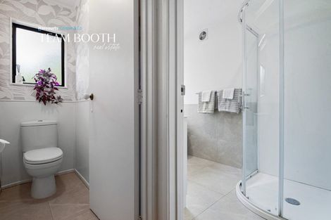 Photo of property in 2/29 Lancaster Road, Beach Haven, Auckland, 0626