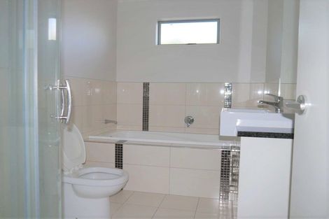 Photo of property in 4 Liscooly Place, Flat Bush, Auckland, 2019