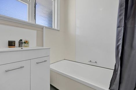 Photo of property in 20 Pukatea Street, Inglewood, 4330