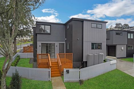 Photo of property in 2 Kama Place, Sunnynook, Auckland, 0620