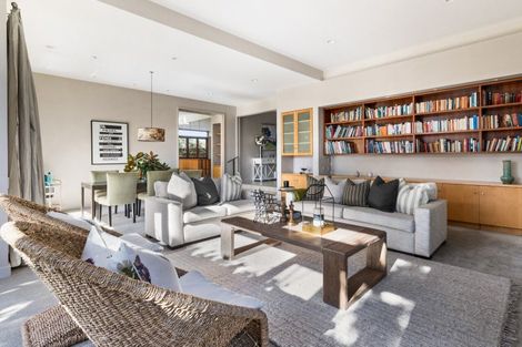 Photo of property in 1a Gillean Street, Havelock North, 4130