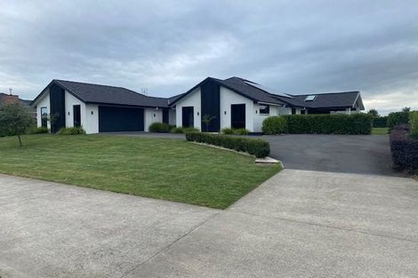 Photo of property in 123 Saint Kilda Road, Cambridge, 3434