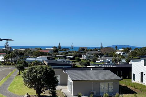 Photo of property in 18 Ross Place, Whiritoa, Whangamata, 3691