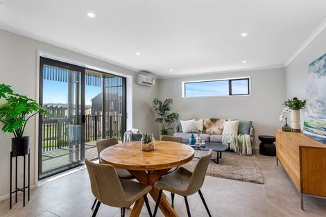 Photo of property in 3/2 Te Rito Road, Hobsonville, Auckland, 0616