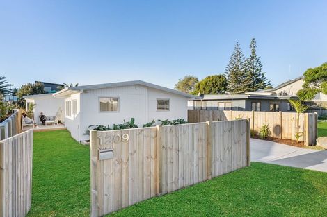 Photo of property in 1209 Papamoa Beach Road, Papamoa Beach, Papamoa, 3118