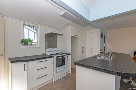 Photo of property in 153 Seabury Avenue, Foxton Beach, Foxton, 4815