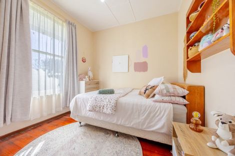 Photo of property in 8 Russell Street, Otane, 4202