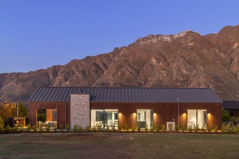 Photo of property in 8 Kerrera Lane, Jacks Point, Queenstown, 9371